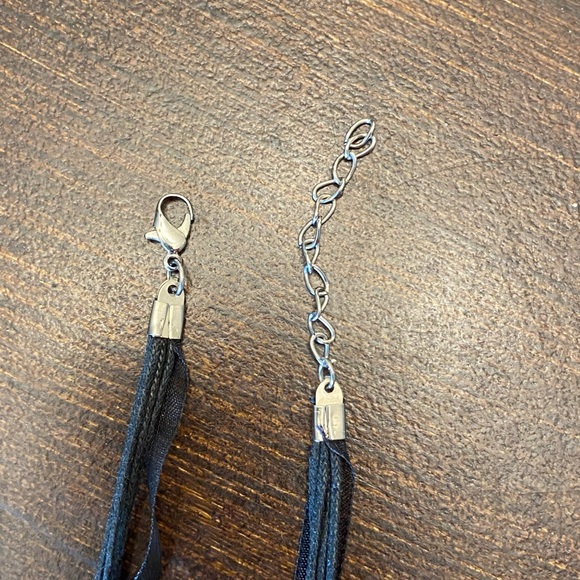 Glass pendant teardrop necklace - Picture 8 of 9